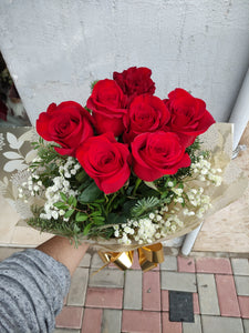Ramo de 7 rosas rojas estilo POMO.
