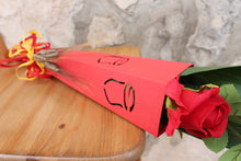 Cargar imagen en el visor de la galería, Rosa Arreglada con cono de Sant Jordi
